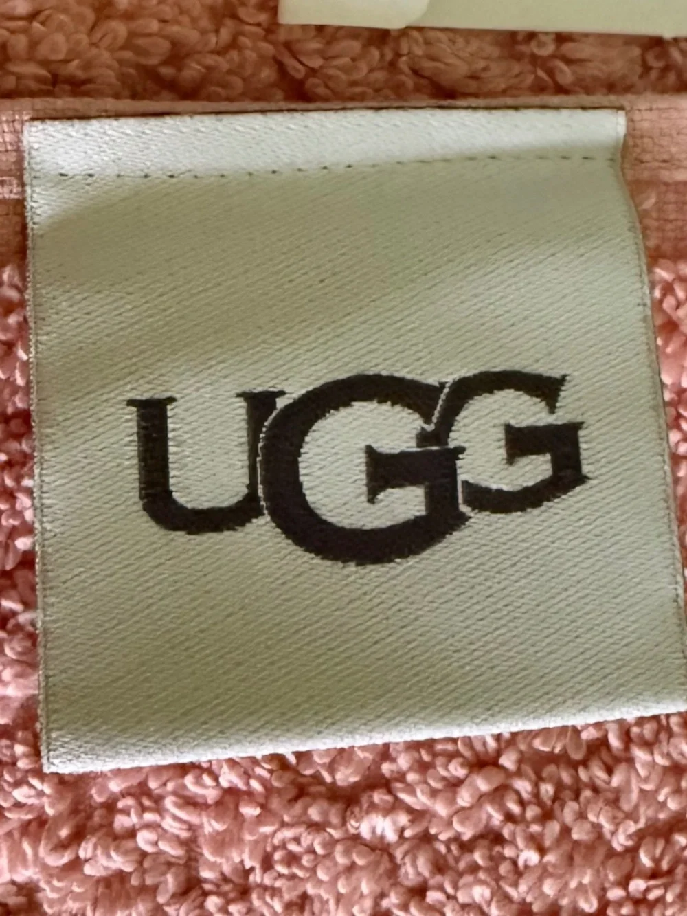 UGG Bath Towels Fringed Textured Rose Cloud